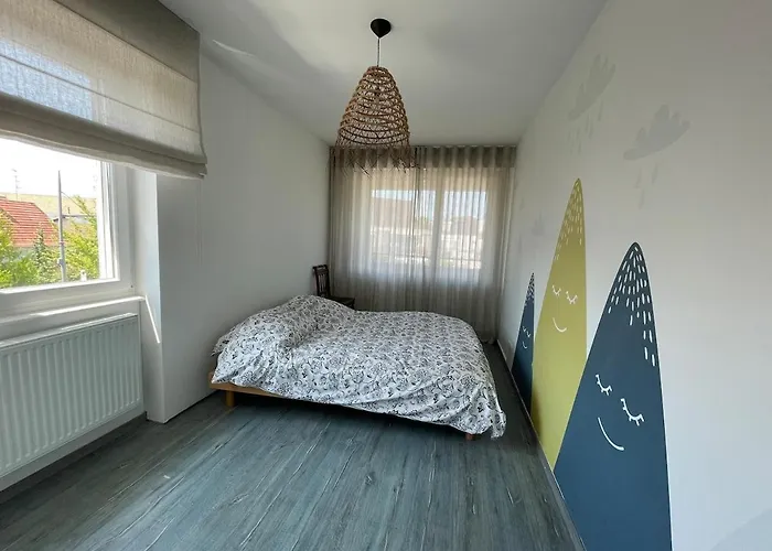 Spacieux Et Son Rooftop דירה *